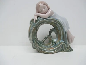 Lladro "Childhood Dream" #8129 - Picture 1 of 6