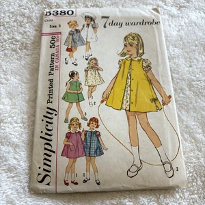 Abrigo sin mangas de vestido infantil PATRÓN SIMPLICIDAD DE COLECCIÓN talla 3 #5380 sin cortar (1964) - Imagen 1 de 9