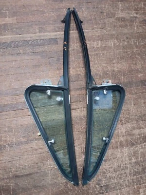 81-93 DODGE RAM CHARGER 150  DRIVER AND PASSENGER VENT WINDOW ASSEMBLYS 2PCS.  Foto 1 de 4