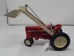 Ertl International 544 w/ Loader 1:16 scale Toy Diecast Farm Tractor - Picture 1 of 4