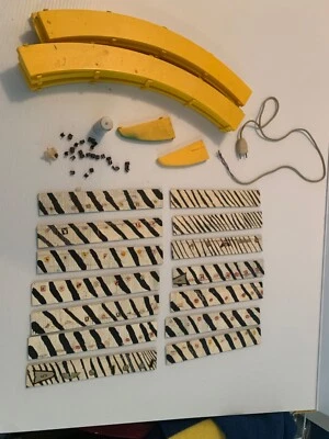 AFX 1965 1/32 Aurora American Classic Set pistas laterales amarillas (8) y rieles (14) + Foto 1 de 4