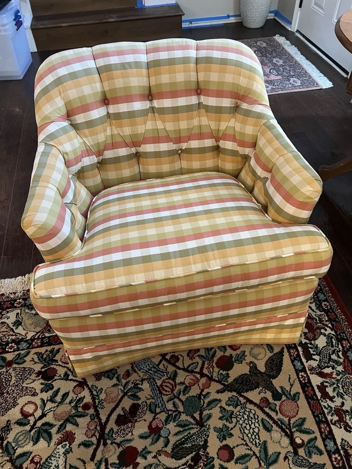 Par de sillas de club de brazo enrollado MCM, EC Foto 1 de 4