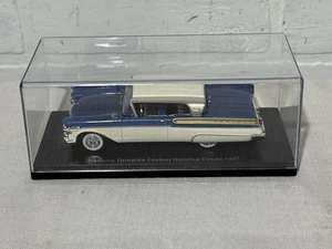 1:43 NEO Modelos 1957 Mercury Turnpike Cruiser Azul/Blanco Estuche Acrílico - Imagen 1 de 16