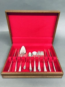 Stunning 1941 Set of 35 Pc Original Precious Rogers Deluxe Plate Silverware - Picture 1 of 14
