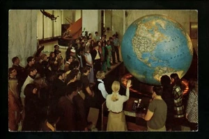 Globe / Earth postcard Worlds Largest Globe Nat. Geo. Society Washington DC - Picture 1 of 2