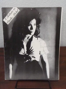 Vintage Paula Abdul signed publicity photo & tribute program - Picture 1 of 5