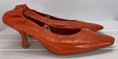 Bottega Veneta Melbourne Chain Strap Pump Women Size 8 Orange Leather *PREOWNED* - Image 1 of 4