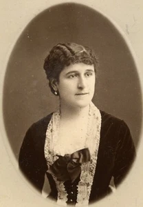 Woman Fashion 27000 Evreux France Old CDV Photo Berthaud 1890 - Picture 1 of 2