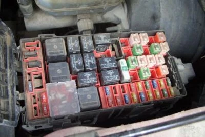 Caja relé de fusibles de motor 5,4 L AT 2x2 4x2 00 01 02 Ford Expedition u6-8-5 Foto 1 de 4