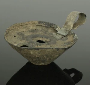 ANCIENT ROMAN BRONZE OIL LAMP - CIRCA 4th/5th Century AD - Picture 1 of 2