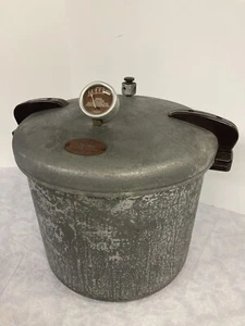 Vintage National Presto Pressure Cooker Canner 21 Qt Model  NO.21 Wisconsin USA - Picture 1 of 12
