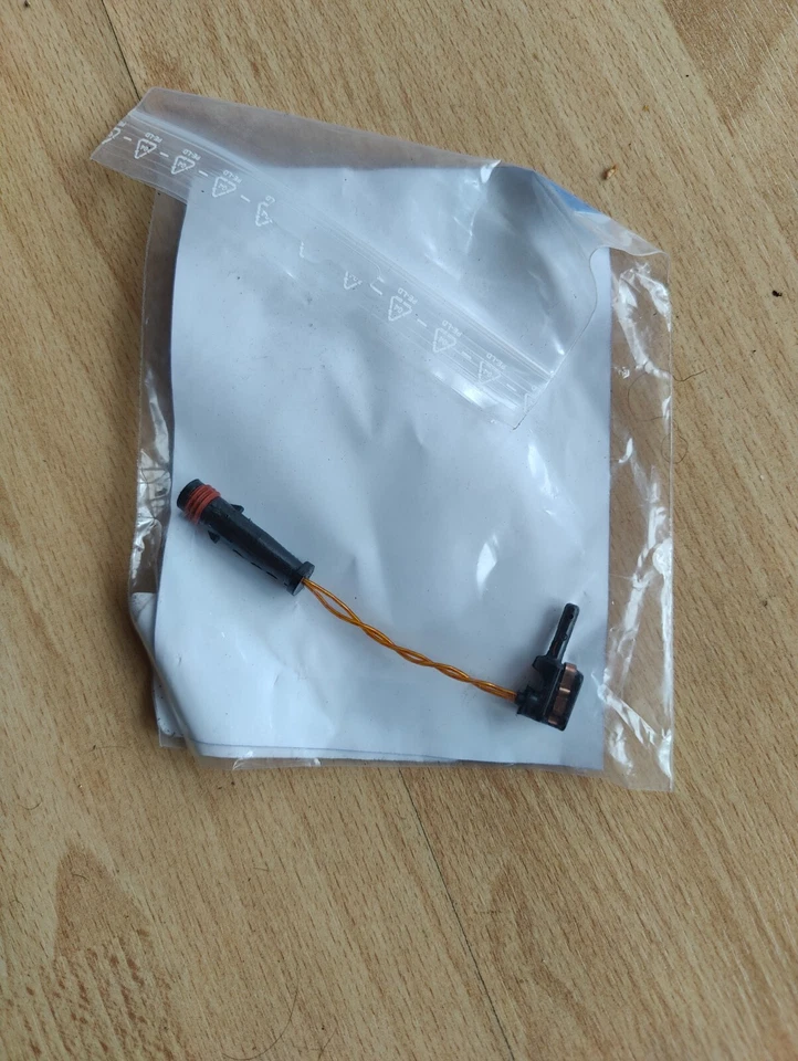 PAGID P8035 FRONT/REAR BRAKE WEAR SENSOR FOR MERCEDES-BENZ - Image 1 of 4