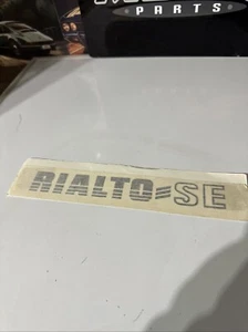 GENUINE RELIANT RIALTO-SE DECAL/BADGE - Picture 1 of 4
