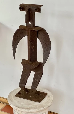 INDOOR OR OUTDOOR IRON SCULPTURE - HANDMADE - PRIMITIVE ART Cover
