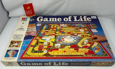 MB Game of Life Board Game Original 1970's    GT - Image 1 of 4