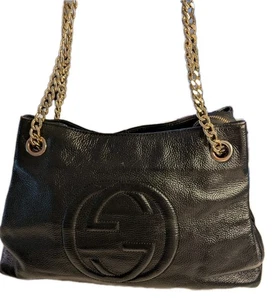 Bolso de hombro Gucci Soho de cuero negro cadena dorada y correa de cuero - Imagen 1 de 8