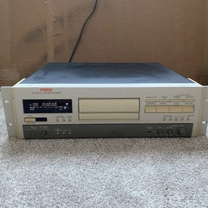 FOSTEX D-5 DIGITAL AUDIO TAPE DAT MASTER RECORDER W/RACK EARS NOT TESTED - Picture 1 of 14