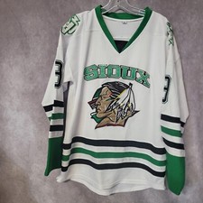Rare North Dakota Fighting Sioux Johnathon Toews 9 Hockey Jersey Mens M Strap