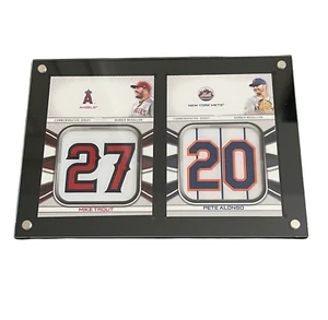 2 Card Magnetic Sports Trading Card Display Case Holder up to 180Pt - Picture 1 of 5