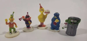 Vintage Sesame Street Jim Henson Wilton Cake Topper Decorations - Set of 5 - Picture 1 of 4