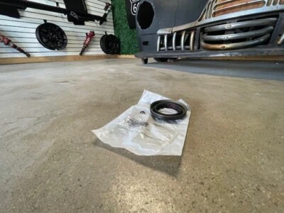 (1) Sello del eje de transmisión Mopar 68003270AA para Jeep Wrangler 07-18 Foto 1 de 4