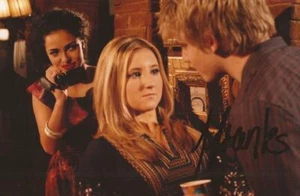 HOLLYOAKS: JAZMINE FRANKS ""ESTHER BLOOM"" FIRMADA 6x4 FOTO DE ACCIÓN + CERTIFICADO DE AUTENTICIDAD - Imagen 1 de 1