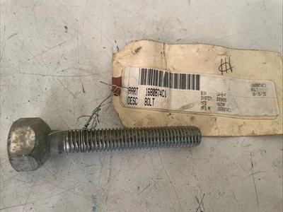 PERNO CORREA TANQUE COMBUSTIBLE INTERNACIONAL 1680874C1 NUEVO Foto 1 de 4