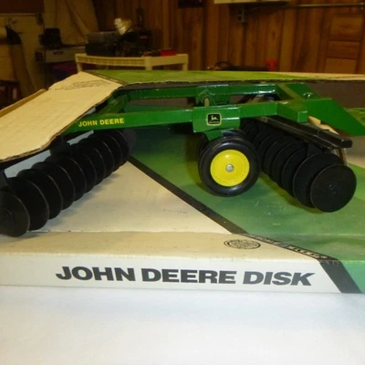 Ertl John Deere !/16 Scale High Quality Disc - Image 1 of 4