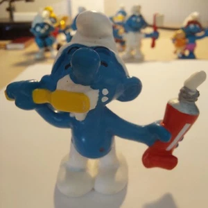 The Smurfs Vintage 1979 Peyo Schleich Tooth Brushing Smurf - Picture 1 of 3