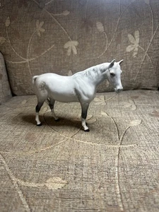 VINTAGE BESWICK 1960'S GLOSS DAPPLE GREY CONNEMARA PONY/HORSE (MINT)……… - Picture 1 of 4