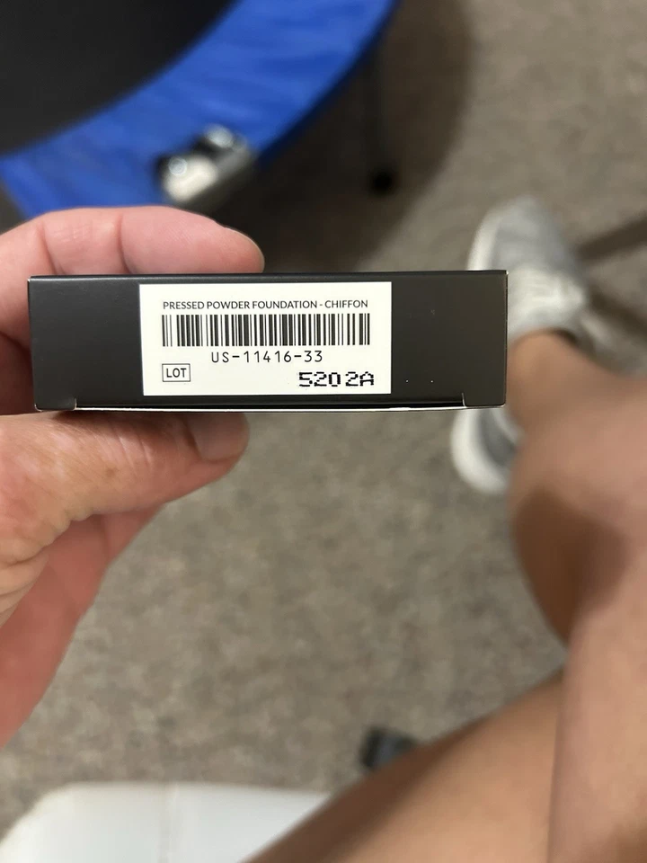 Tez Younique + polvo prensado en gasa Foto 1 de 1