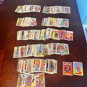 Lote de tarjetas vintage Garbage Pail Kids Topps 1985-1988 OS1-OS13 - 280+ con carpeta - Imagen 1 de 23