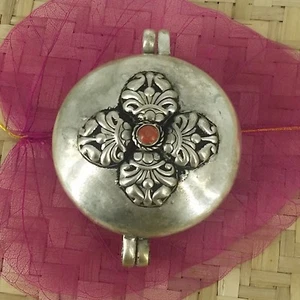 White Metal Double Dorje Ghau - Picture 1 of 1