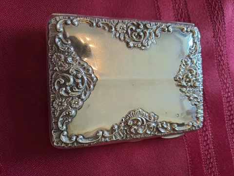 A BEAUTIFUL SOLID SILVER ART NOUVEAU CARD CASE Cover
