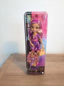 Clawdeen Wolf Doll Features 10+ Flexible Joints for Girls Ages 4 and Up - Picture 1 of 2