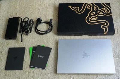 Razer Blade 16 Mercury/Silber, i9-13950HX, RTX 4080, 64GB DDR5, 2TB SSD - Bild 1 von 4