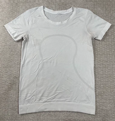 Camiseta Lululemon Feminina Tamanho 6 Swiftly Tech Branca Manga Curta Elástica Corrida - Imagem 1 de 4