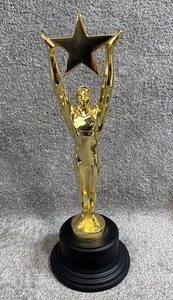 Vintage R.S. Owen’s & CO Bronze Metal Star Man Award -Gold Tone- 1990 - Picture 1 of 8
