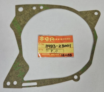 1 NOS 1972-1977 Genuino Suzuki RV 90 Estator Magneto Cubierta Junta OEM 11483-23001 Foto 1 de 2