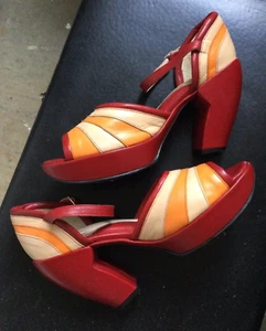 JOHN FLUEVOG Vintage LIPSERVICE Tacones Plataforma - Rojo, Dorado, Hueso - Talla 10 RARO - Imagen 1 de 16