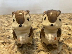 Adorable Enesco Squirrel Salt & Pepper Shakers - Japan 1979 - Picture 1 of 11