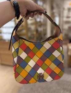 Tory Burch Thea Multi Woven Small Bucket Bag, Multi, $508 - Imagen 1 de 8
