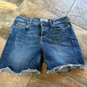 Fat Face Shorts Women US 4 Blue Denim Stretch Button Fly Jean short Frayed leg - Picture 1 of 3