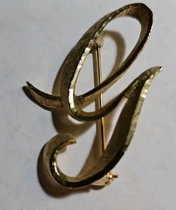 Vtg Mamselle gold tone Cursive G Initial Pin brooch signed - Picture 1 of 5