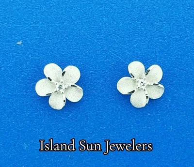 Brinco Denny Wong Plumeria Post, Prata Preciosa, 11mm - Imagem 1 de 4
