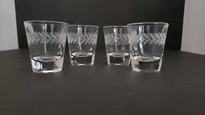 Vintage ANCHOR HOCKING Whiskey Tequila Bar Shot Glasses 1.5 oz  Set of 4 Etched - Picture 1 of 11