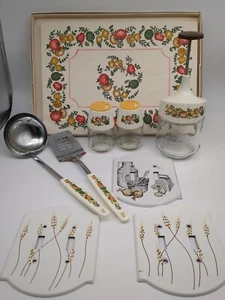 Lote de Colección SPICE OF LIFE Utensilios para Chopper Cubiertas Interruptor de Pimienta de Sal Plateles de Papel - Imagen 1 de 21