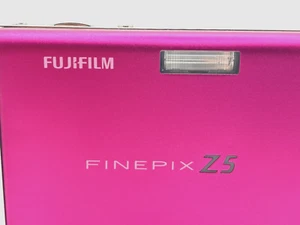 Fujifilm Finepix Z5fd 6.3MP Optical 3x Compact Digital Camera - Raspberry Red Jp - Picture 1 of 21
