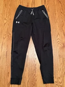 EUC Under Armour schwarze Jogginghose Jungen YXL lockere Passform Reißverschlusstaschen grau weiß - Bild 1 von 7