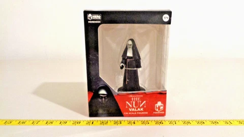 The NUN Valak Conjuring Universe 5-in 1:16 scale Figurine Eaglemoss Hero Collect Cover